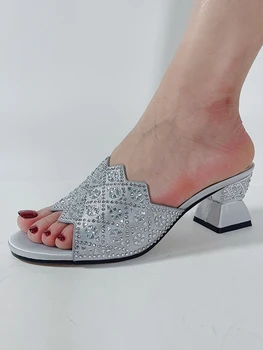 المرأة جولة اصبع القدم مفتوحة أقدام عالية الكعب 2023 أنيقة الطرف النبيذ كامل الماس عالية الكعب الأحذية الإيطالية الذهب