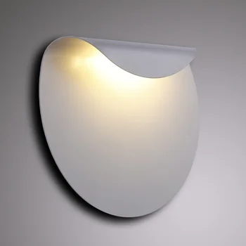 SANDIY مصباح الجدار الأبيض ضوء الإبداعية الحديثة بسيطة أزياء شخصية الحد الأدنى غرفة نوم السرير الممر غرفة المعيشة الشمعدان